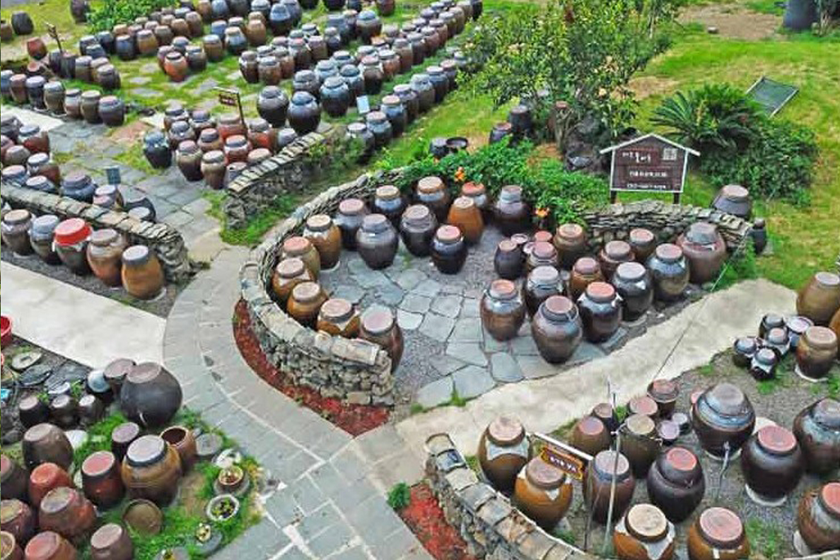 제주물마루의 항아리들